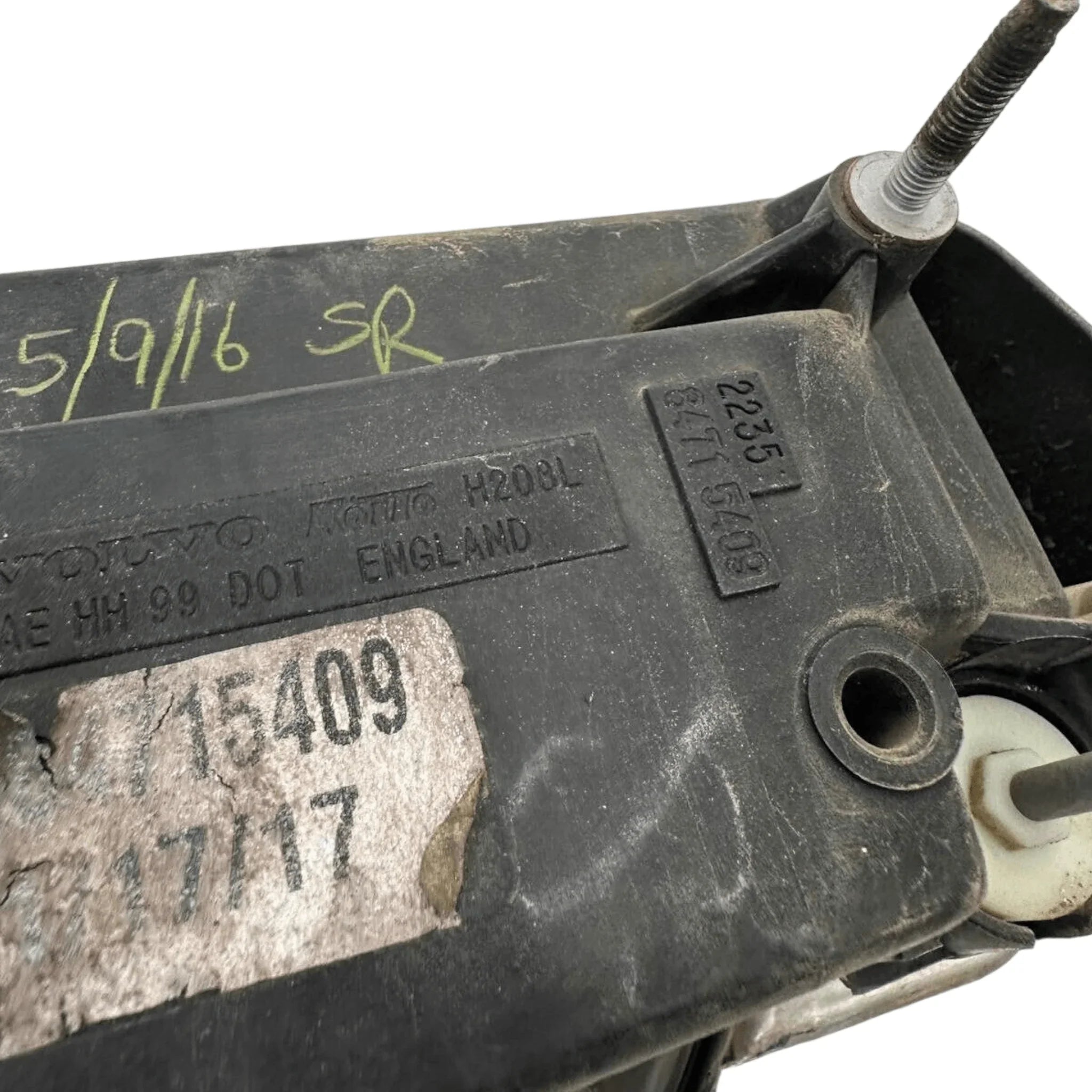 84715409 Genuine Volvo Left Side VHD VAH Headlamp Assembly