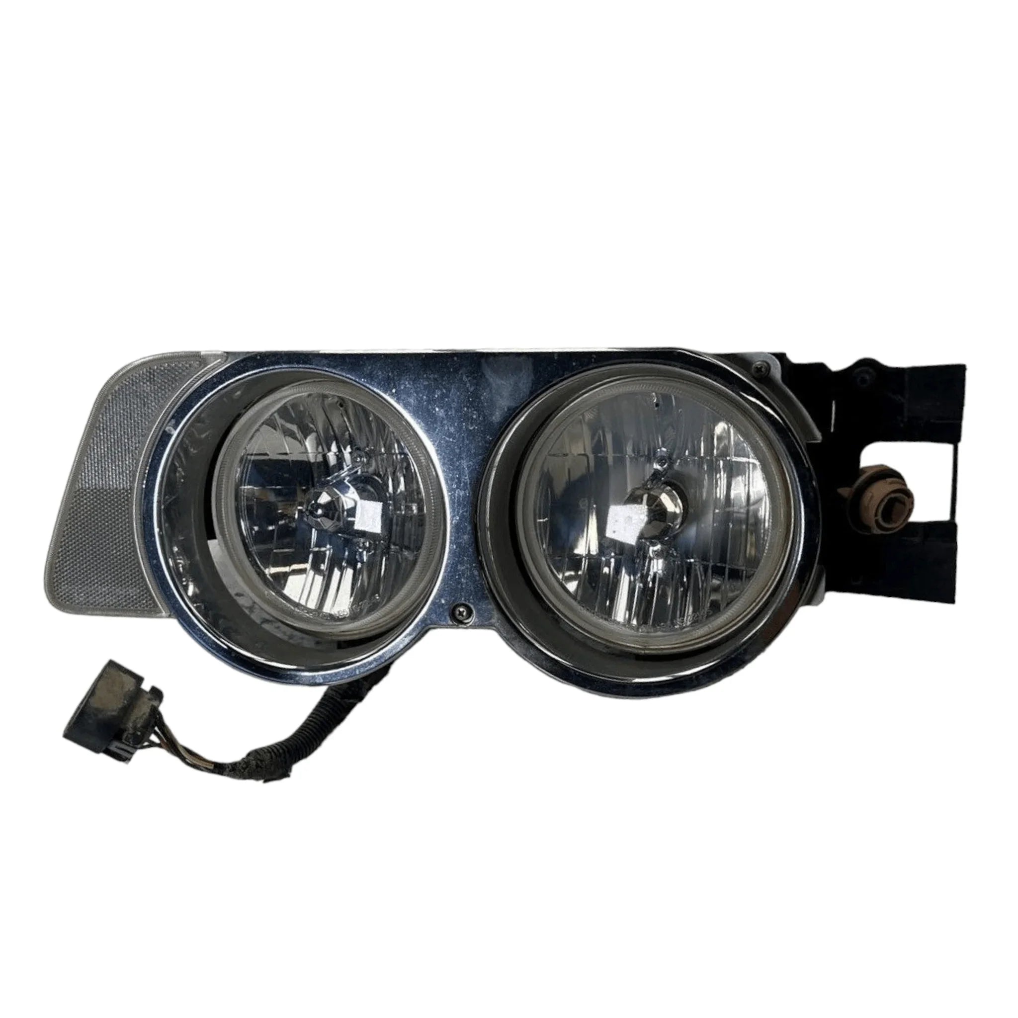 84715409 Genuine Volvo Left Side VHD VAH Headlamp Assembly