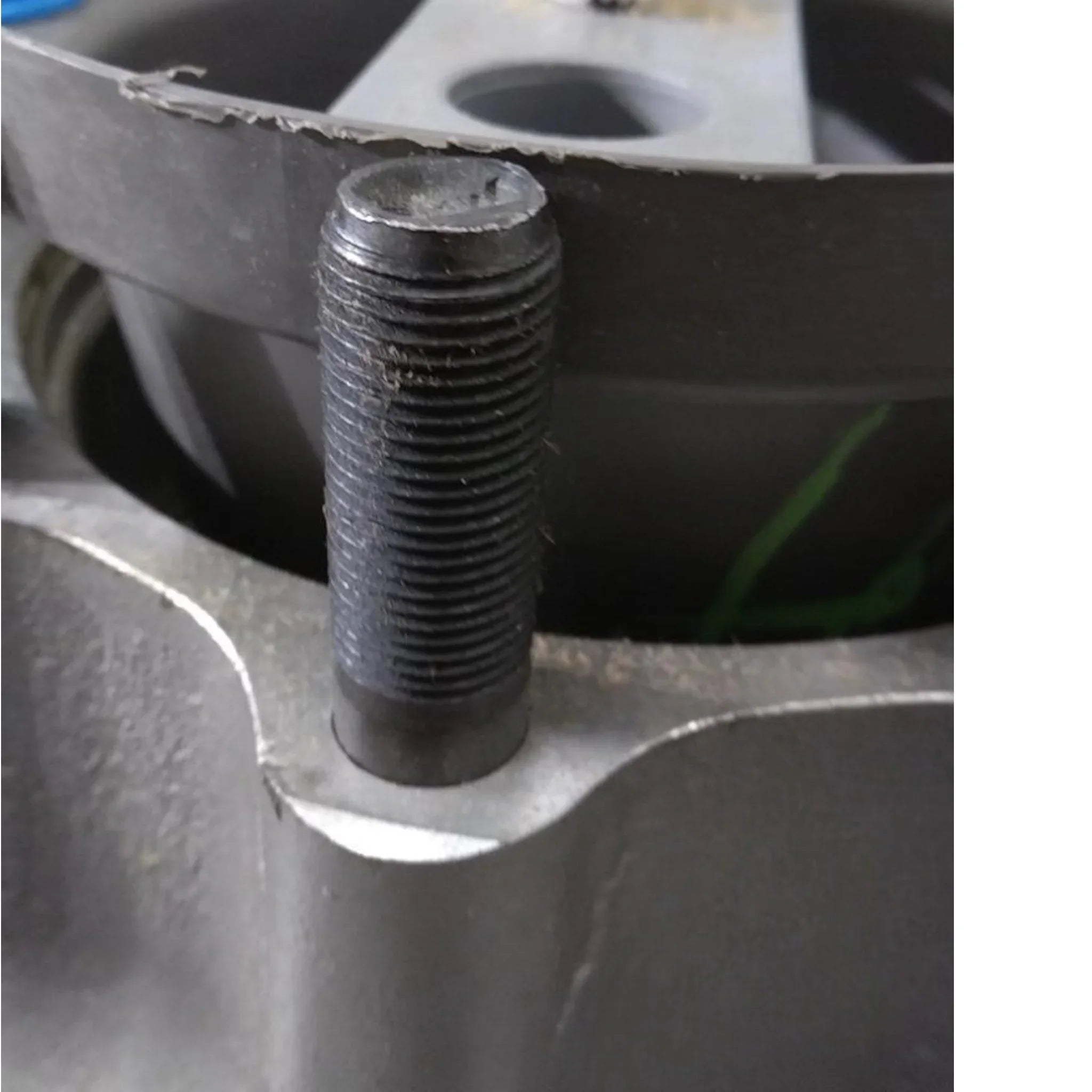 21538412 Genuine Volvo Hub - Truck To Trailer