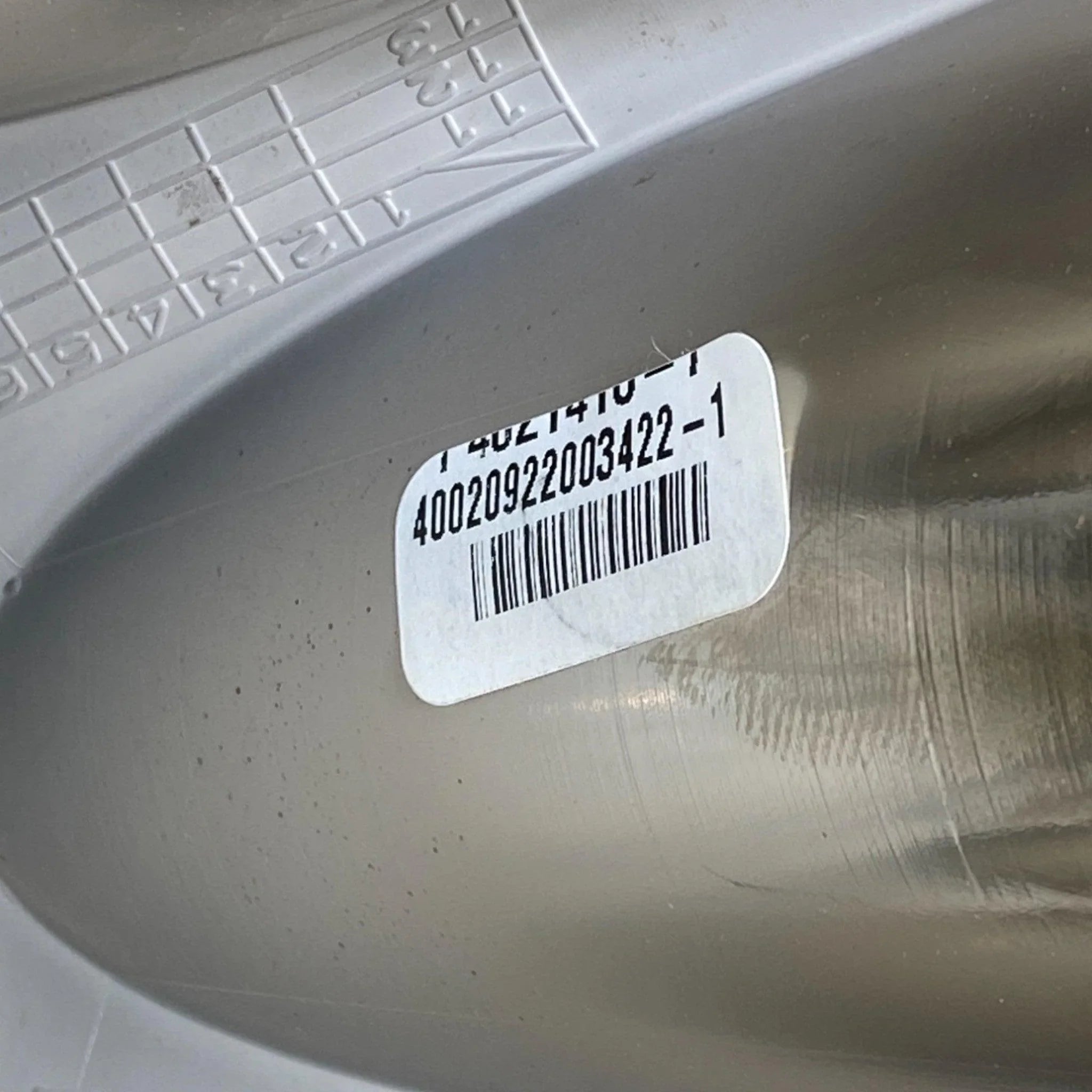 9598464 Genuine Chevrolet Rear Wheel Hub Center Cap