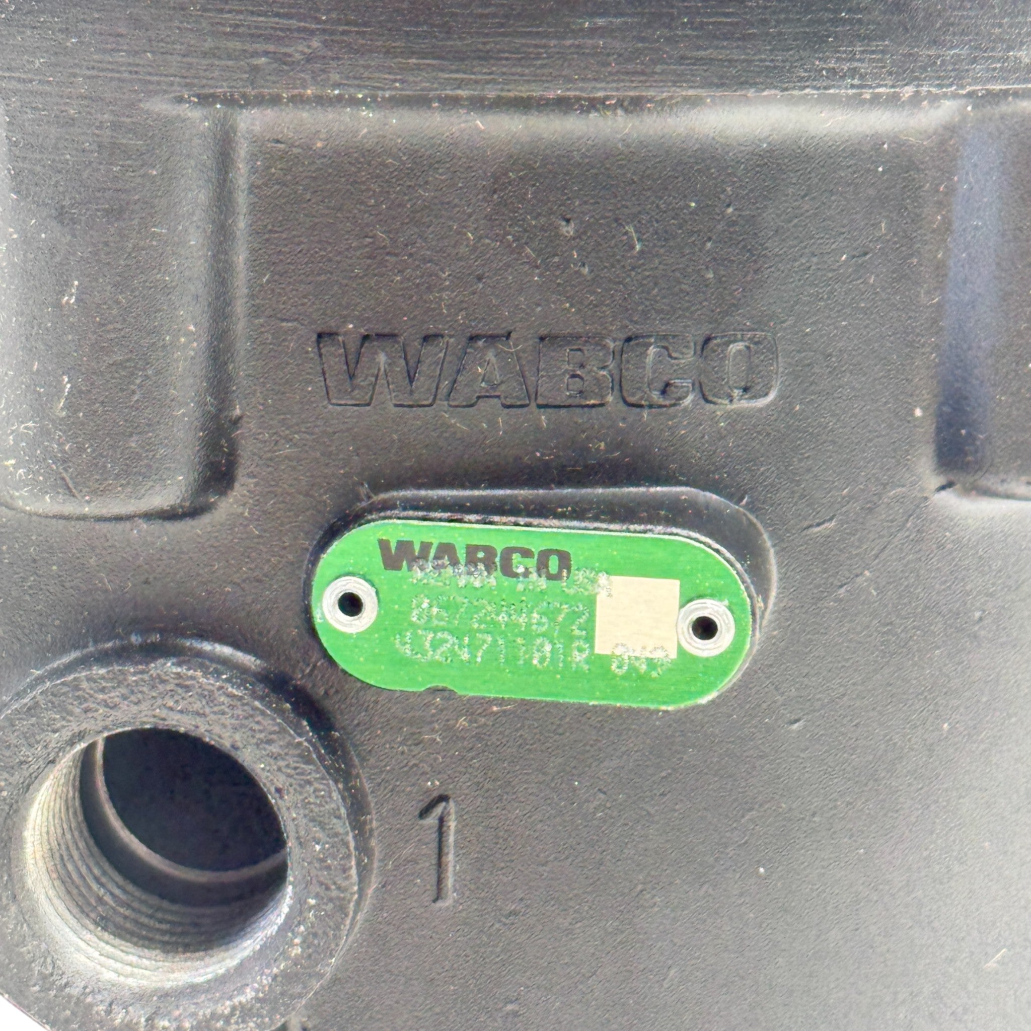 432471101R Genuine Wabco Air Dryer