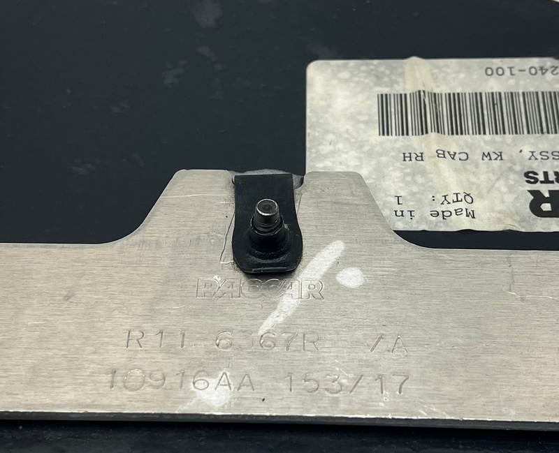 R226240100 Genuine Paccar Closeout Assembly