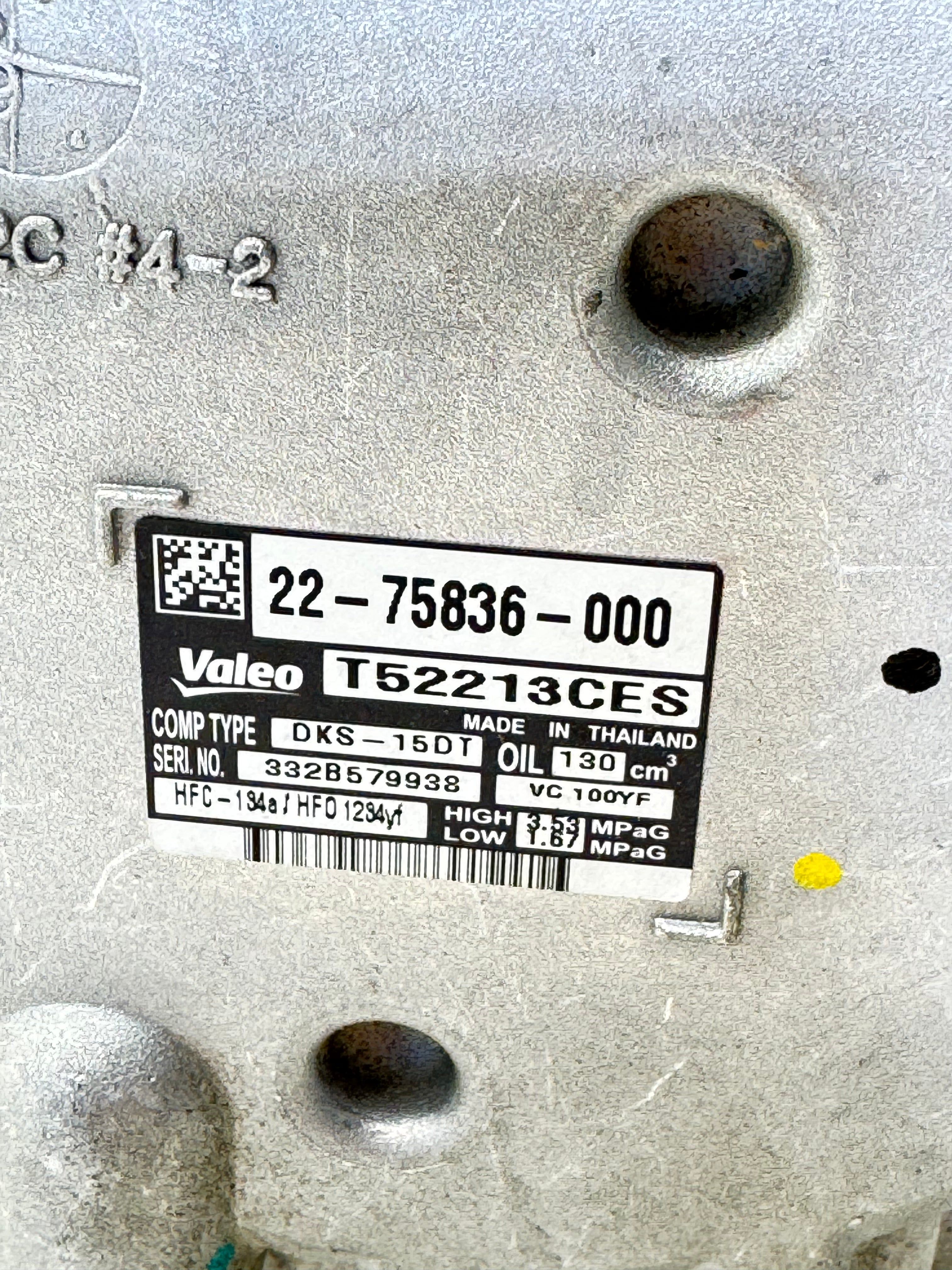 22-75836-000 Genuine Freightliner A/C Compressor