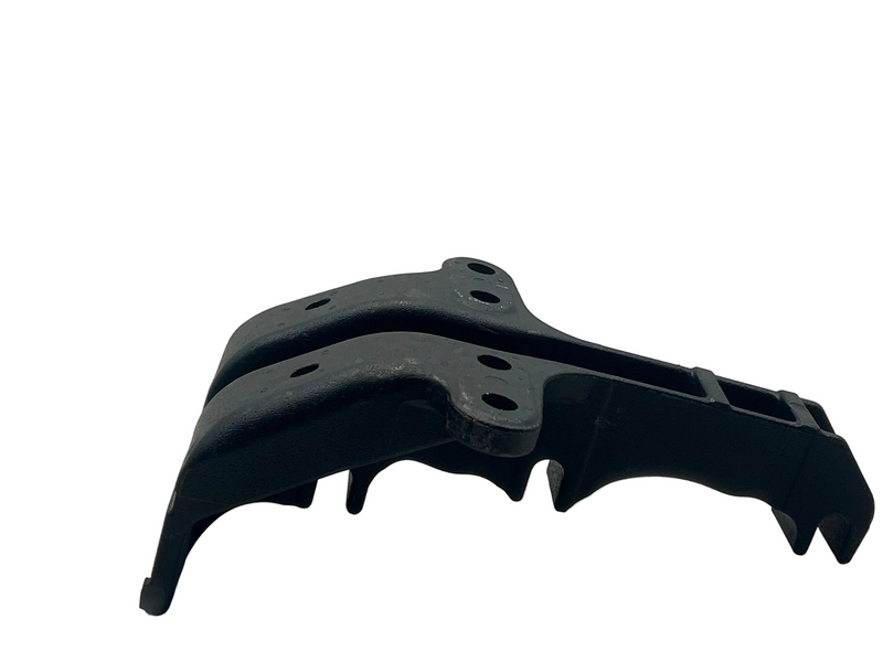 R1865369000 Genuine Freightliner Front Sleeper Mounting Bracket