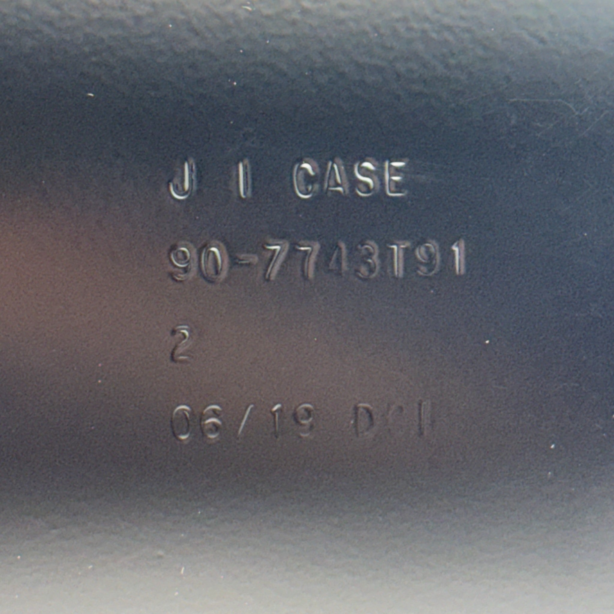 907743T91 Case Air Cleaner