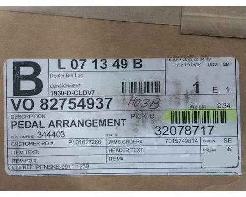 82754937 Genuine Mack Pedal Arrangement