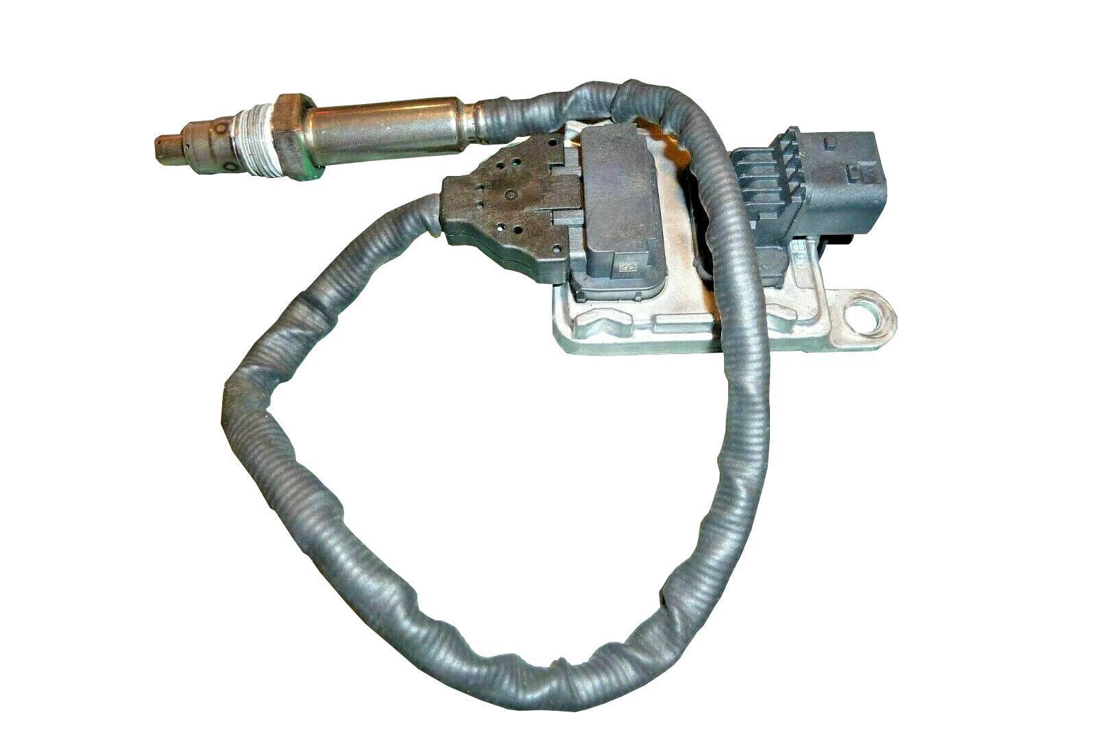 A 011 153 61 28 Genuine Mercedes Benz Detroit Diesel Nox Sensor