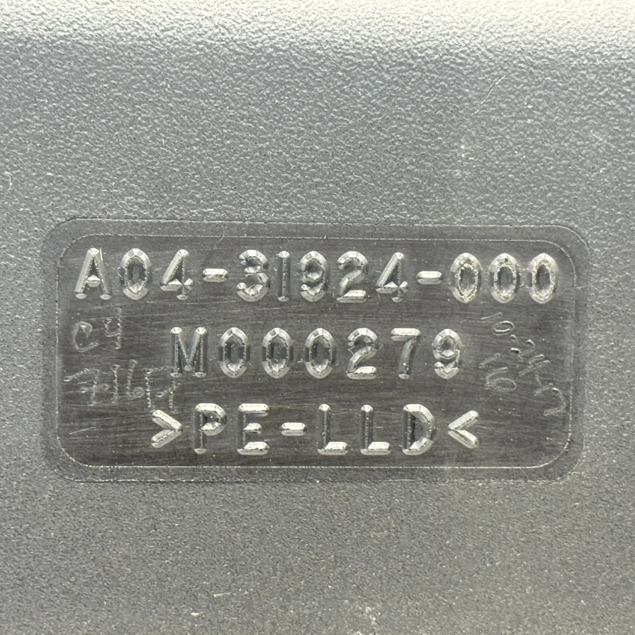 A0437382000 Genuine Freightliner DEF Diesel Exhaust Fluid Tank
