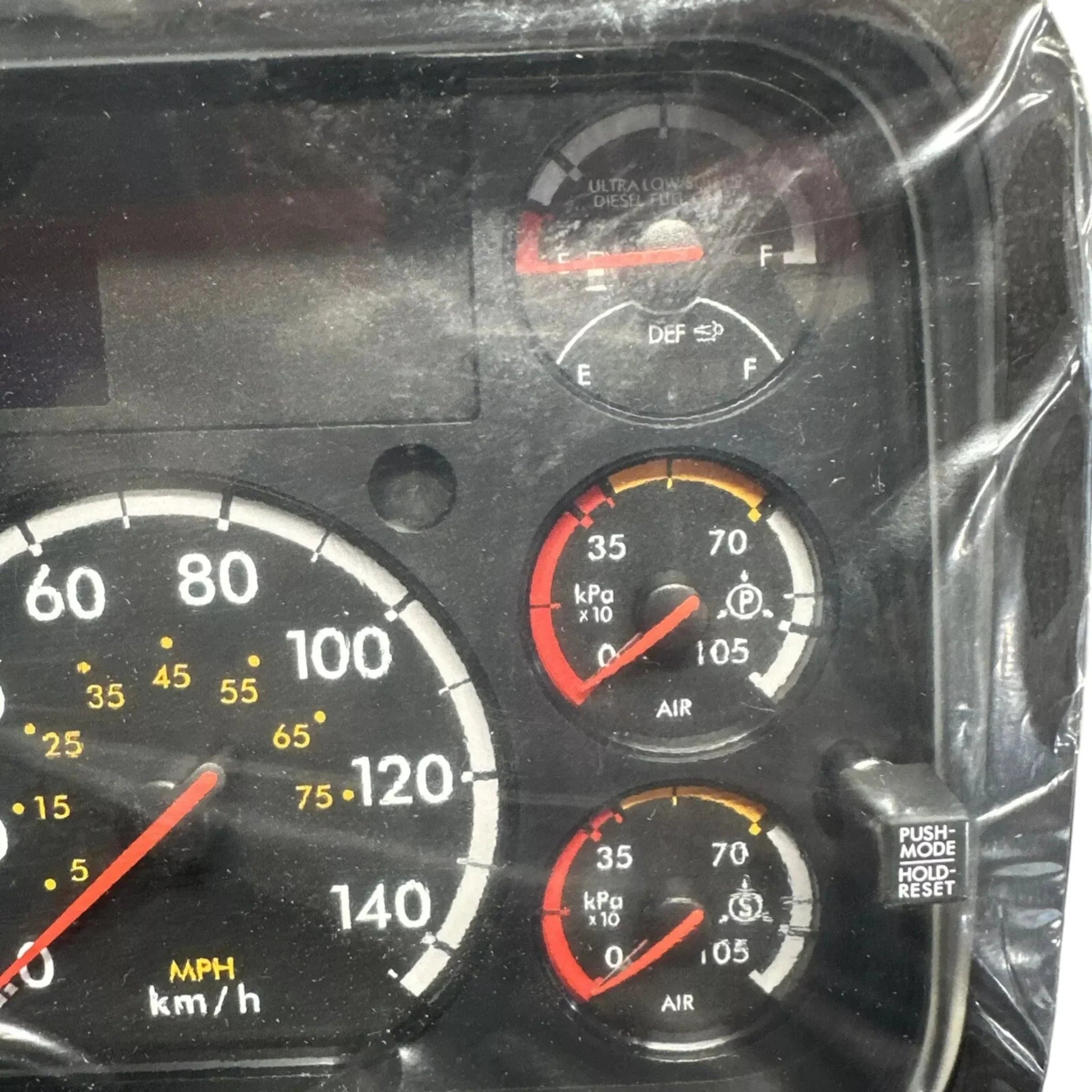 A2276210201 Genuine Freightliner Cluster Assembly