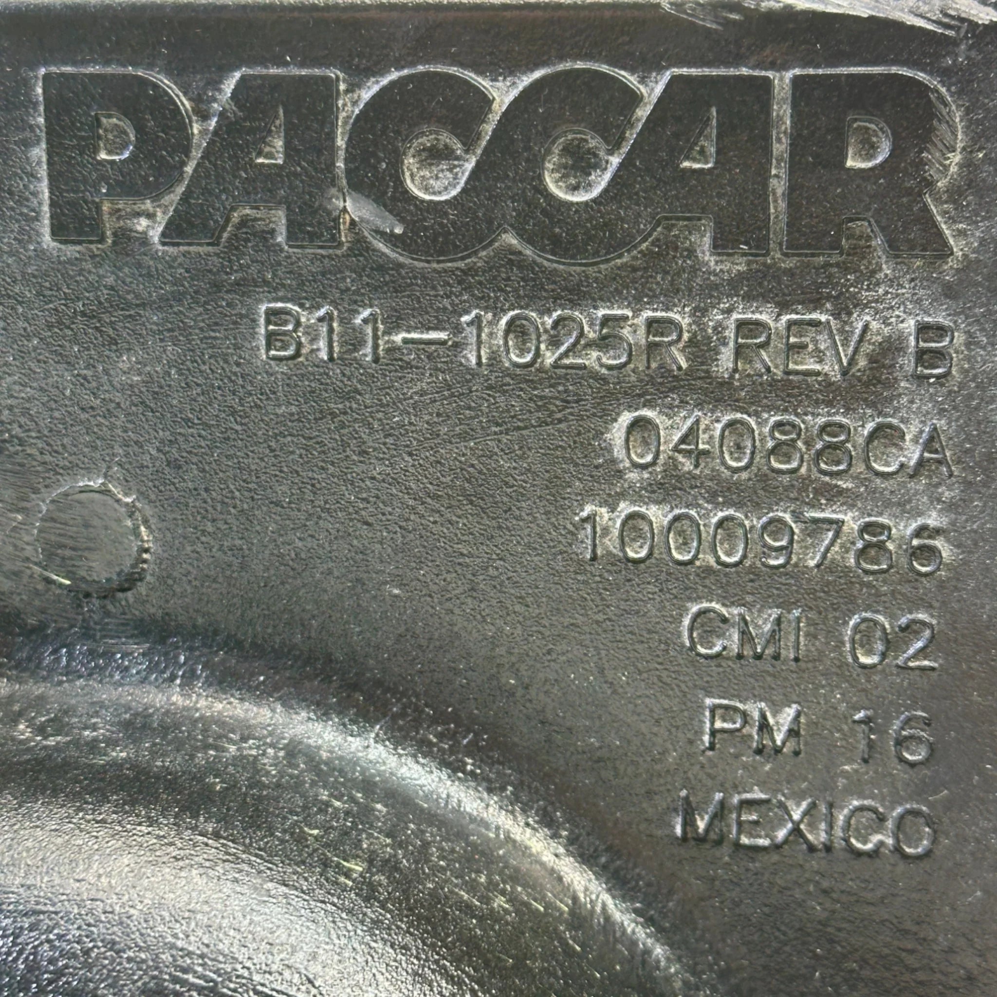 B11-1025R Genuine Paccar Front Right Side Spring Bracket