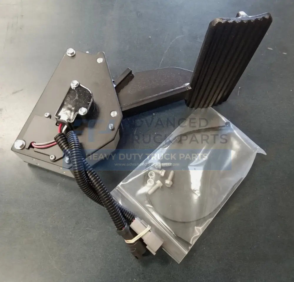 3761407 CAT Pedal Gp