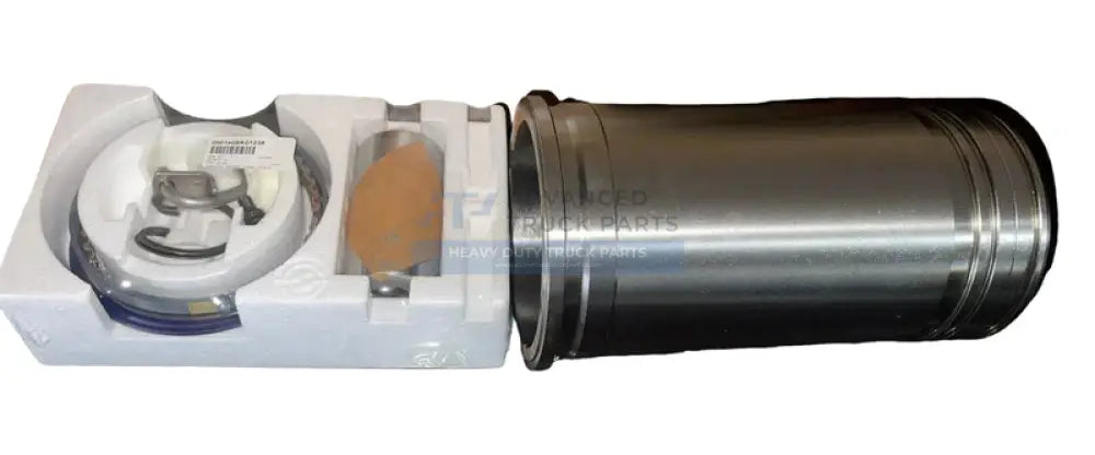 DDE-R23533563 Genuine Detroit Diesel Engine Piston Kit - Pistons