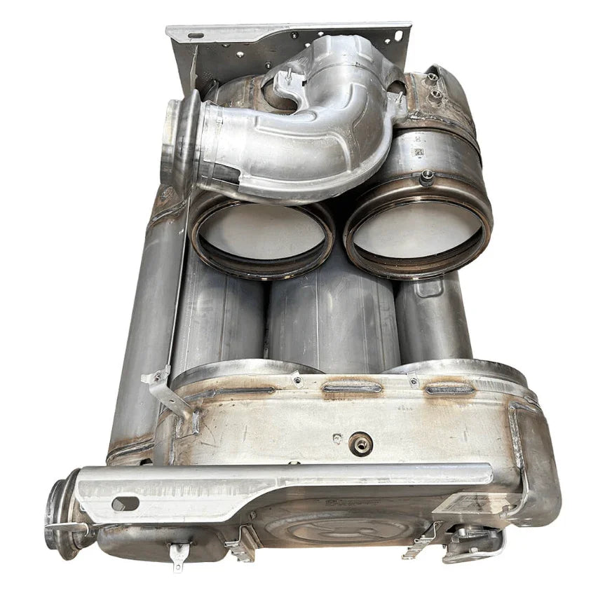 6804901356 Genuine Detroit Diesel DOC SCR Module And Clamp Assembly