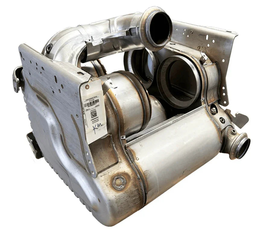 6804901356 Genuine Detroit Diesel DOC SCR Module And Clamp Assembly