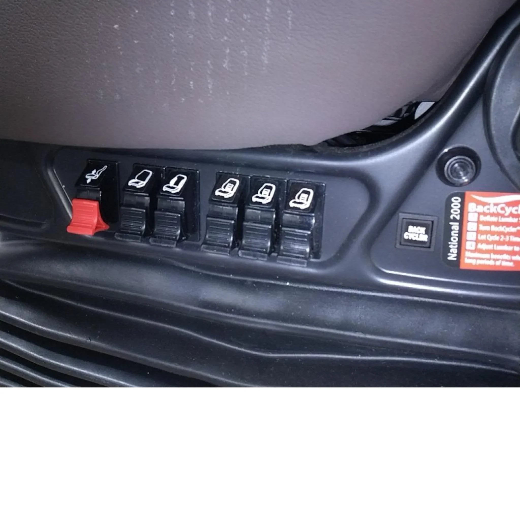 21923088 Genuine Mack Seat - Truck To Trailer