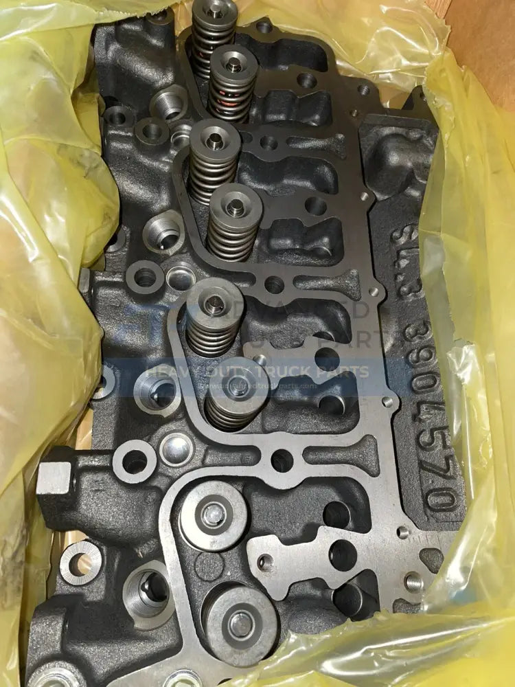 Genuine Cummins Cylinder Head - Cylinder Heads