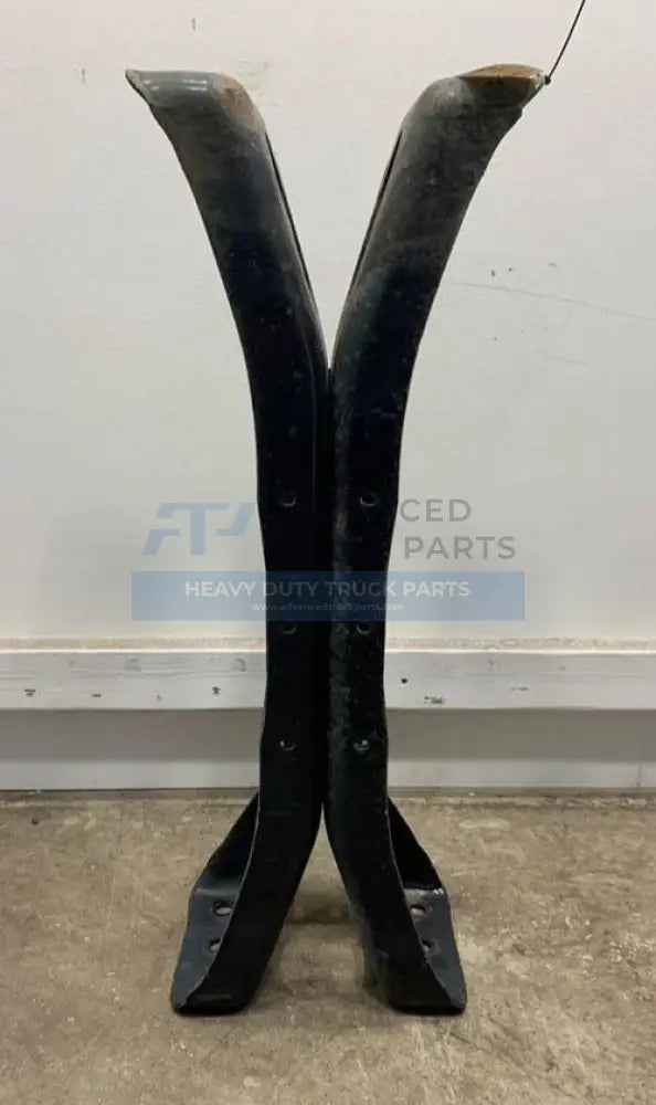 1664609C2 Genuine International Frame Crossmember