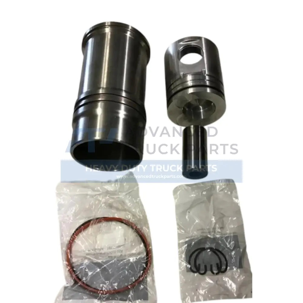 1822332C92 Genuine International Piston Ring And Sleeve Kit