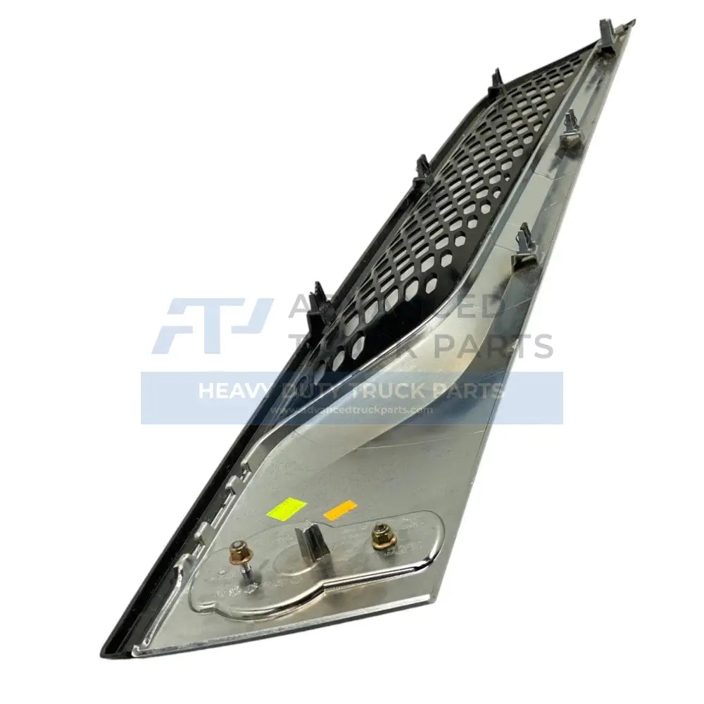 L60-1062 Genuine Kenworth Hood Left Side Vent Trim – ADVANCED
