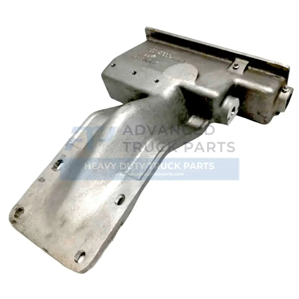 25122130 Genuine Mack Bracket - Truck To Trailer