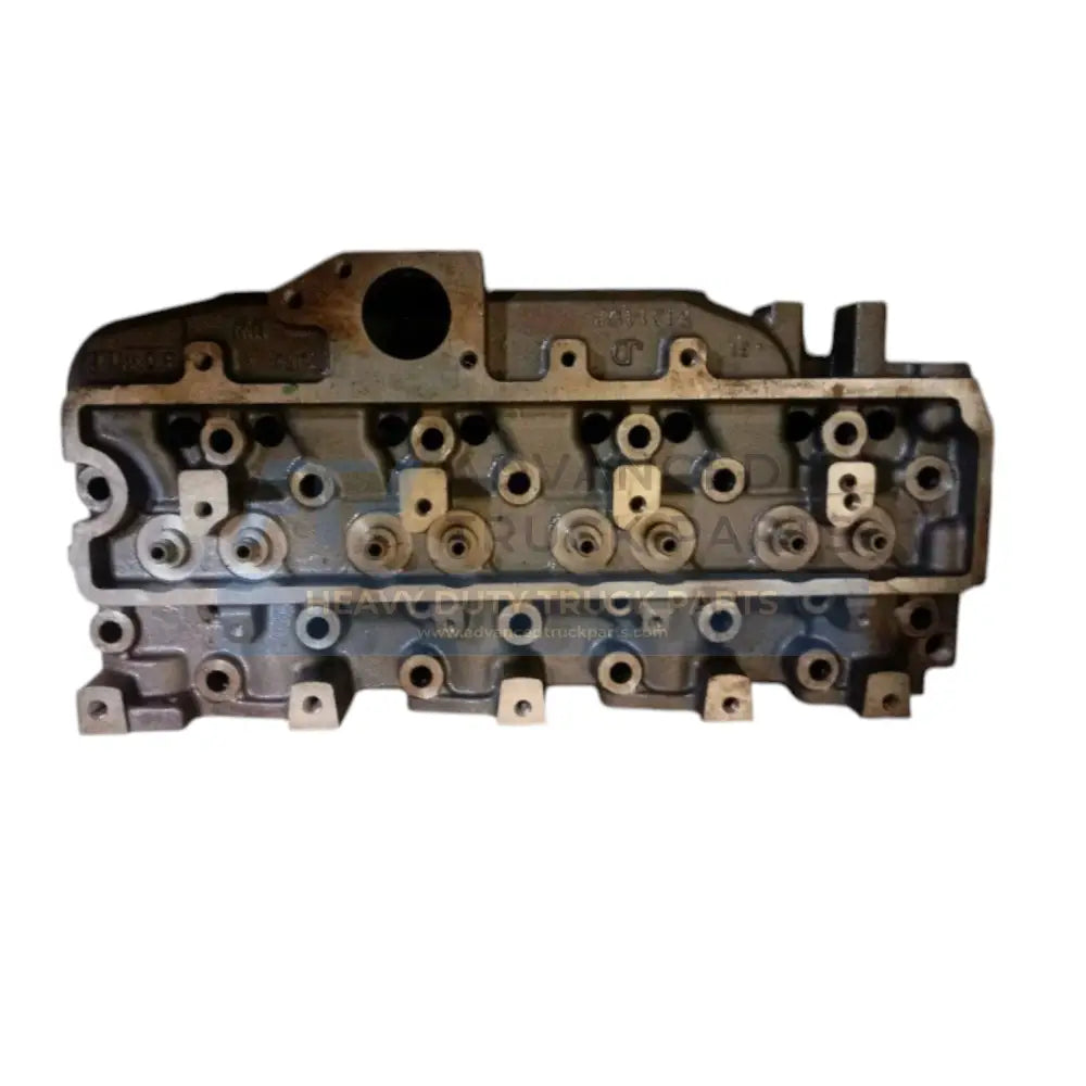 R121402 John Deere Cylinder Head with Valves