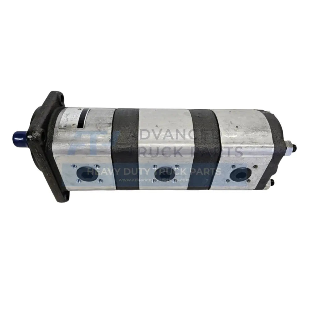 6867161110 Kubota Pump Assembly
