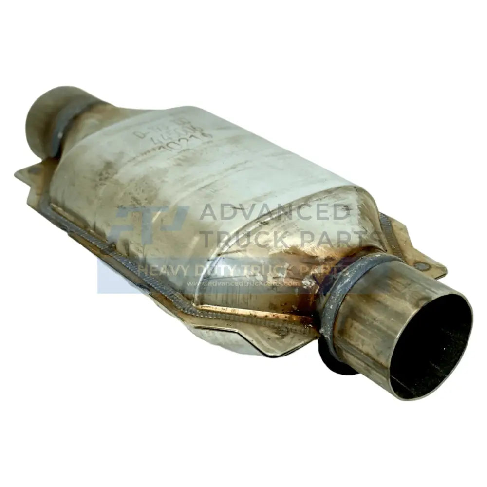 445006 Magnaflow Universal Catalytic Converter - 2.50In