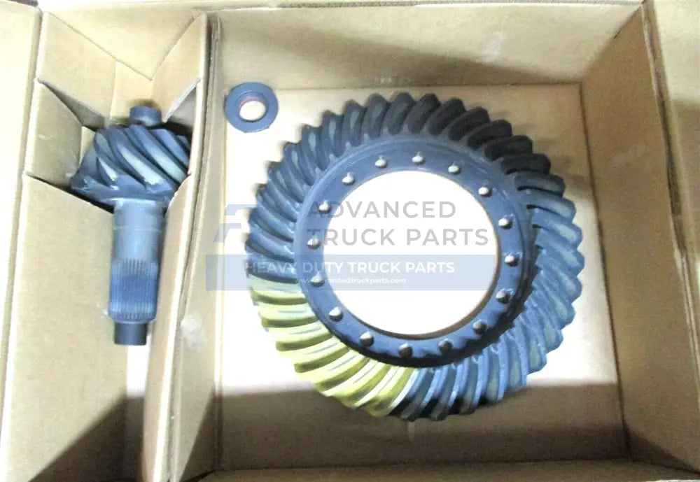 New Dana Spicer 510118 Differential Ring Gear Pinion Nut Set 3.70