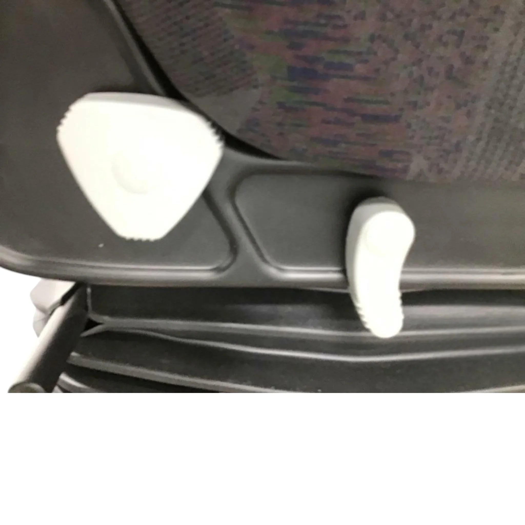 21615393 Genuine Mack Seat - Truck To Trailer