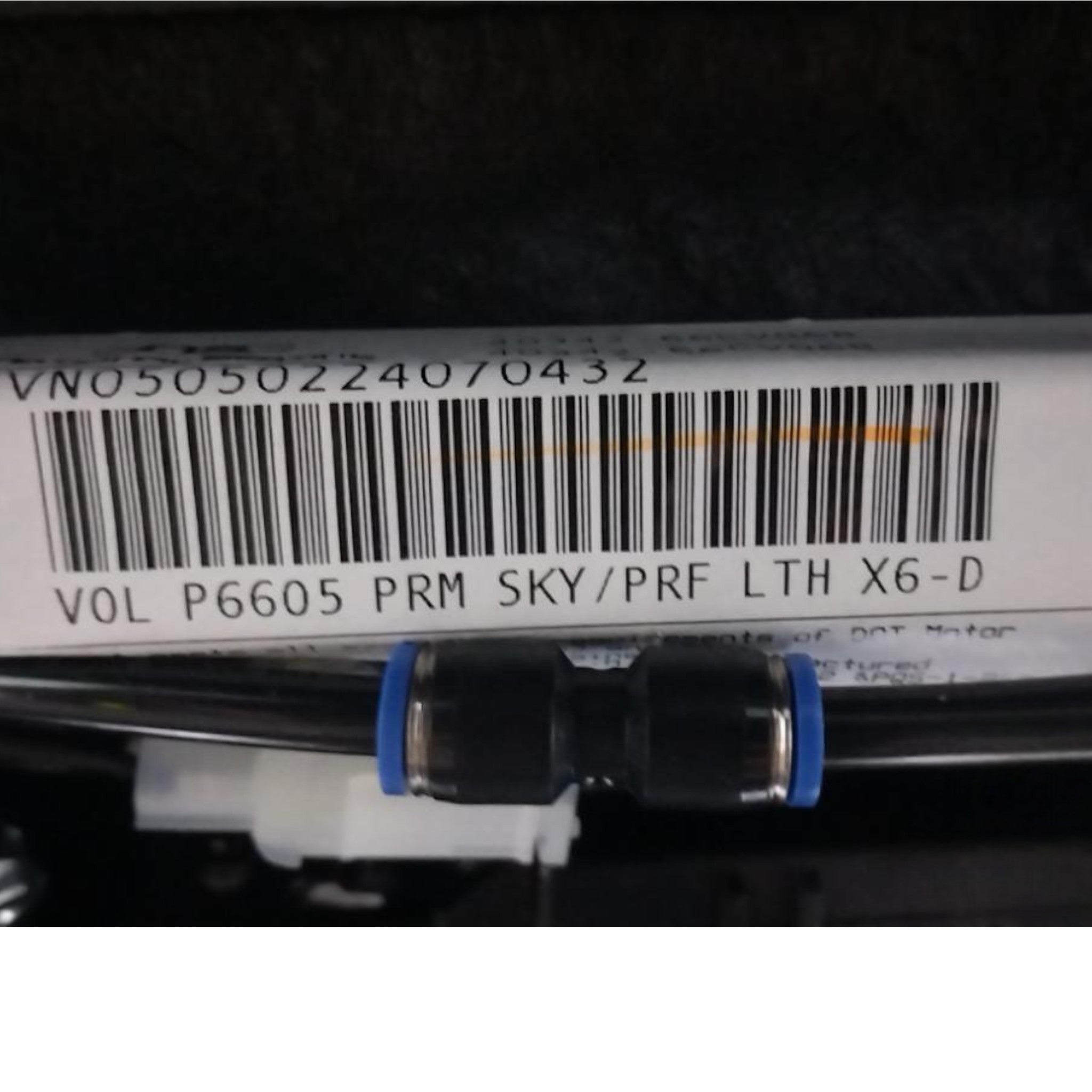 23850843 Genuine Mack Seat