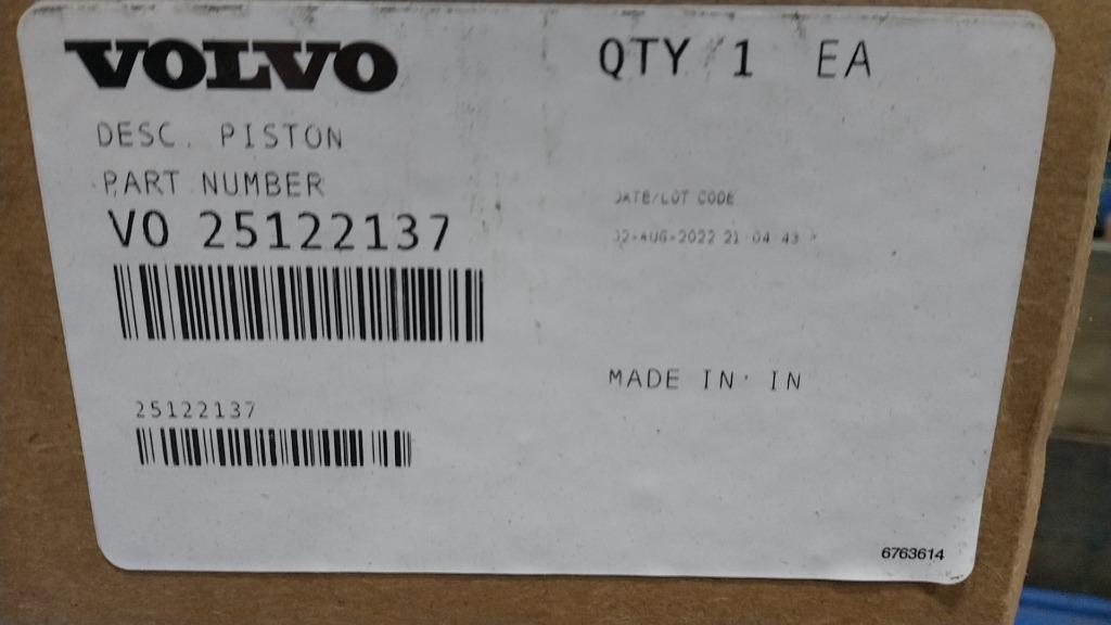 25122137 Genuine Mack Piston