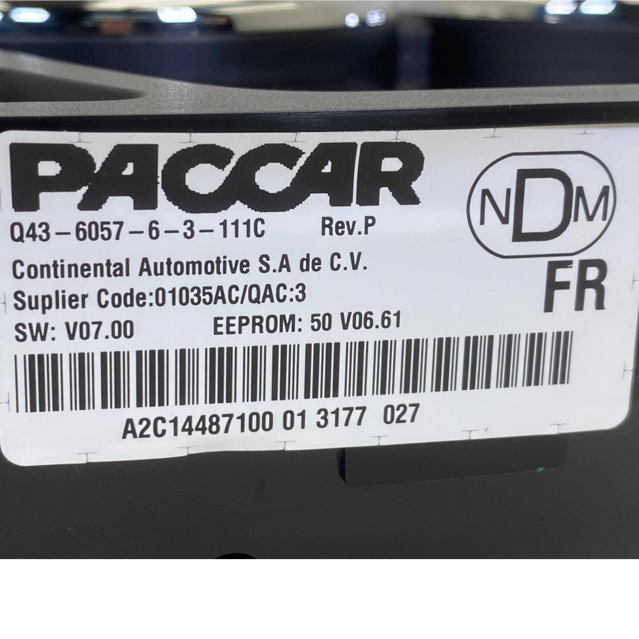 Q43605763111C Genuine Paccar Instrument Cluster Chrome Bezel