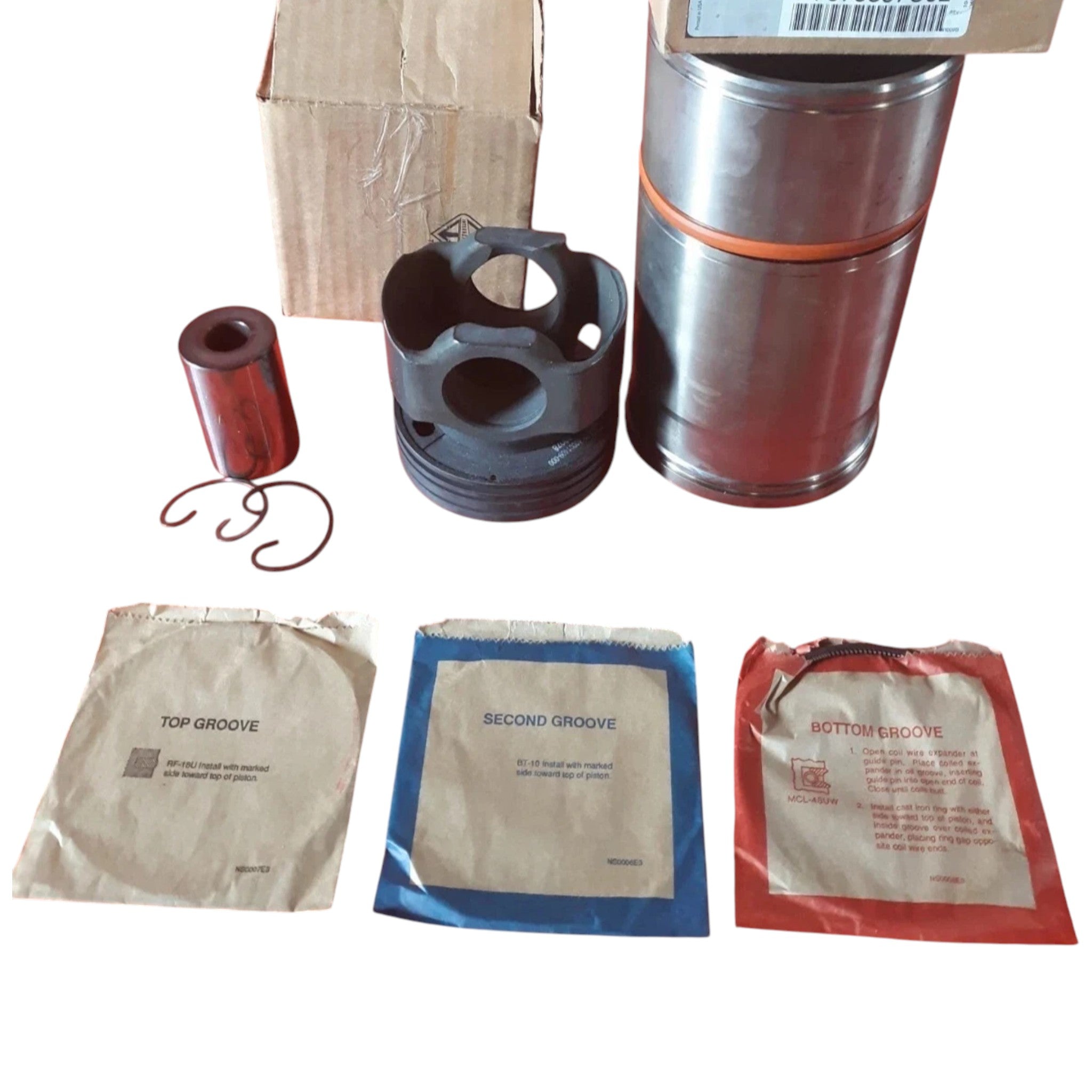 2511710C92 Genuine International Piston And Cylinder Sleeve Kit