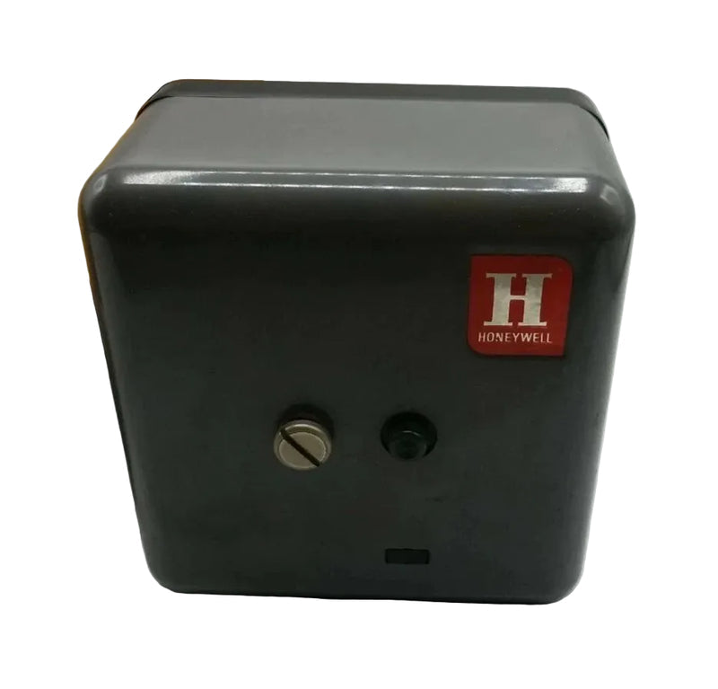RA890F-1379 Genuine Honeywell Flame Protector Relay 240V