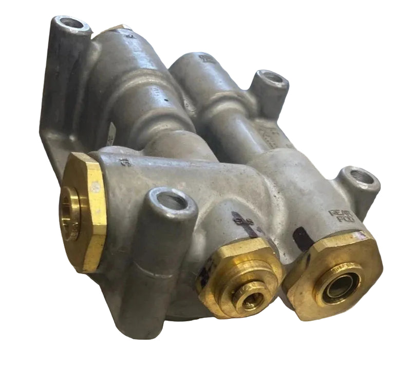 800024 Genuine Bendix Tractor Protection Valve
