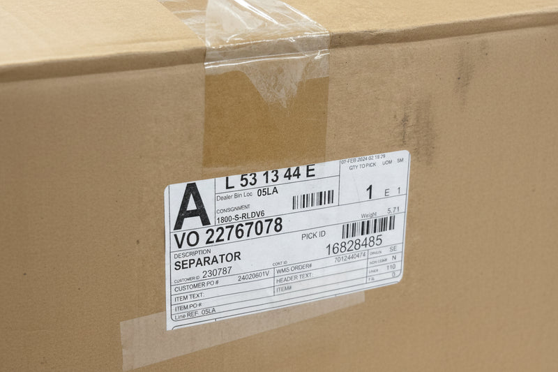 22767078 Genuine Volvo Air Separator