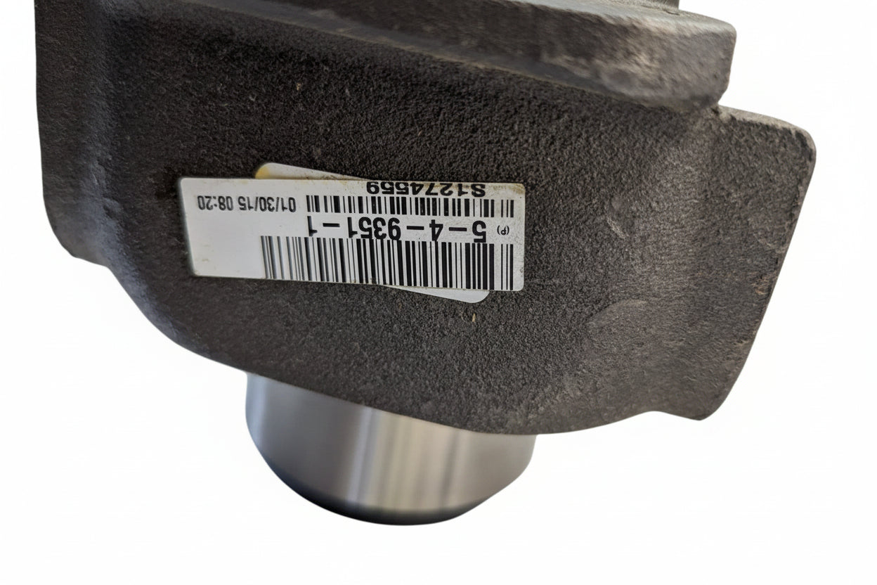 3506141C1 Genuine International Trunnion Flange