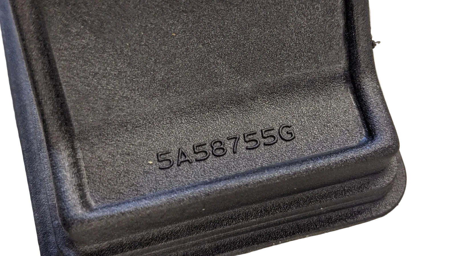 1693633C1 Genuine International Radiator Tank