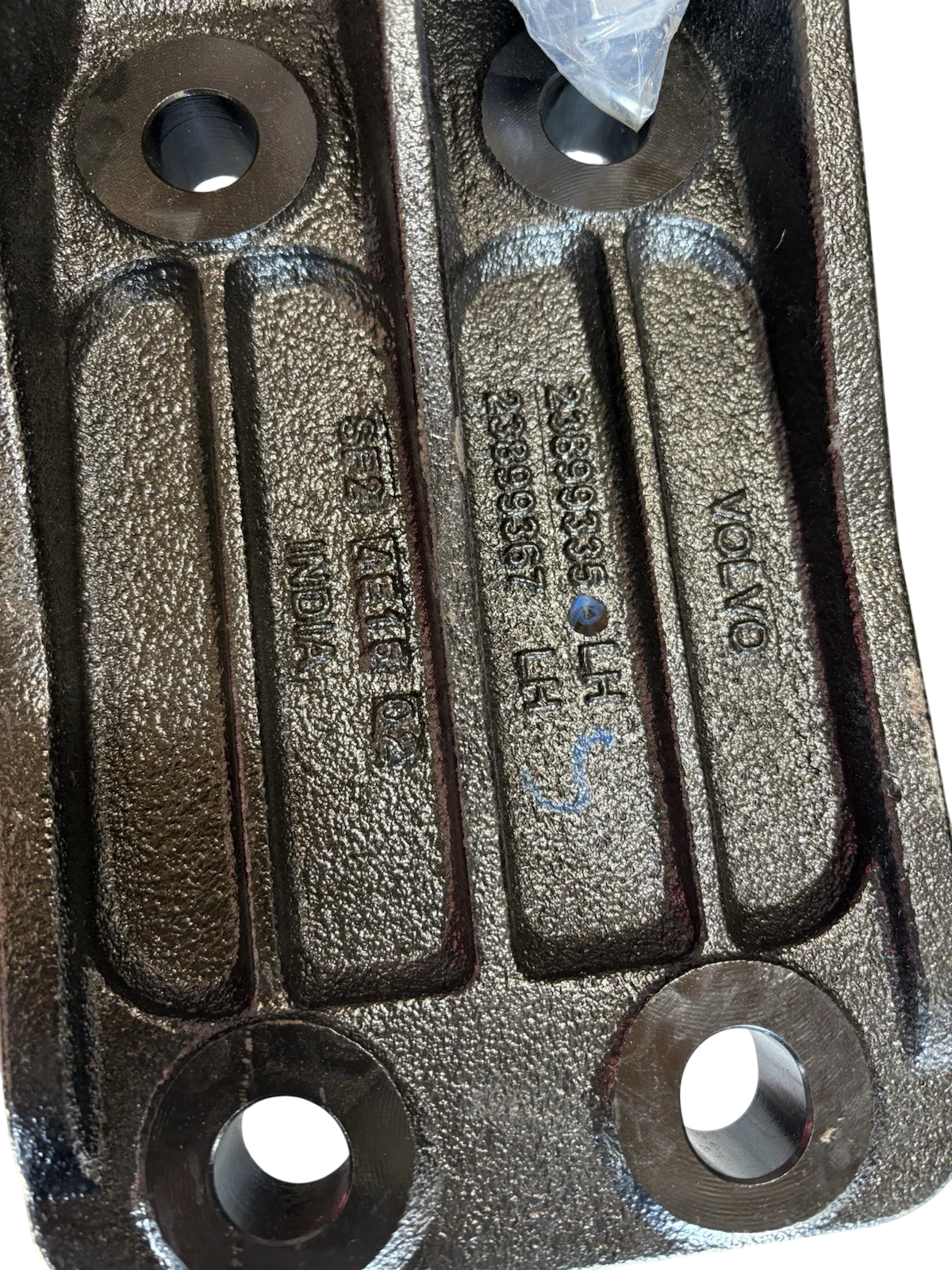 20900878 Genuine Volvo Cab Mount Bracket Left