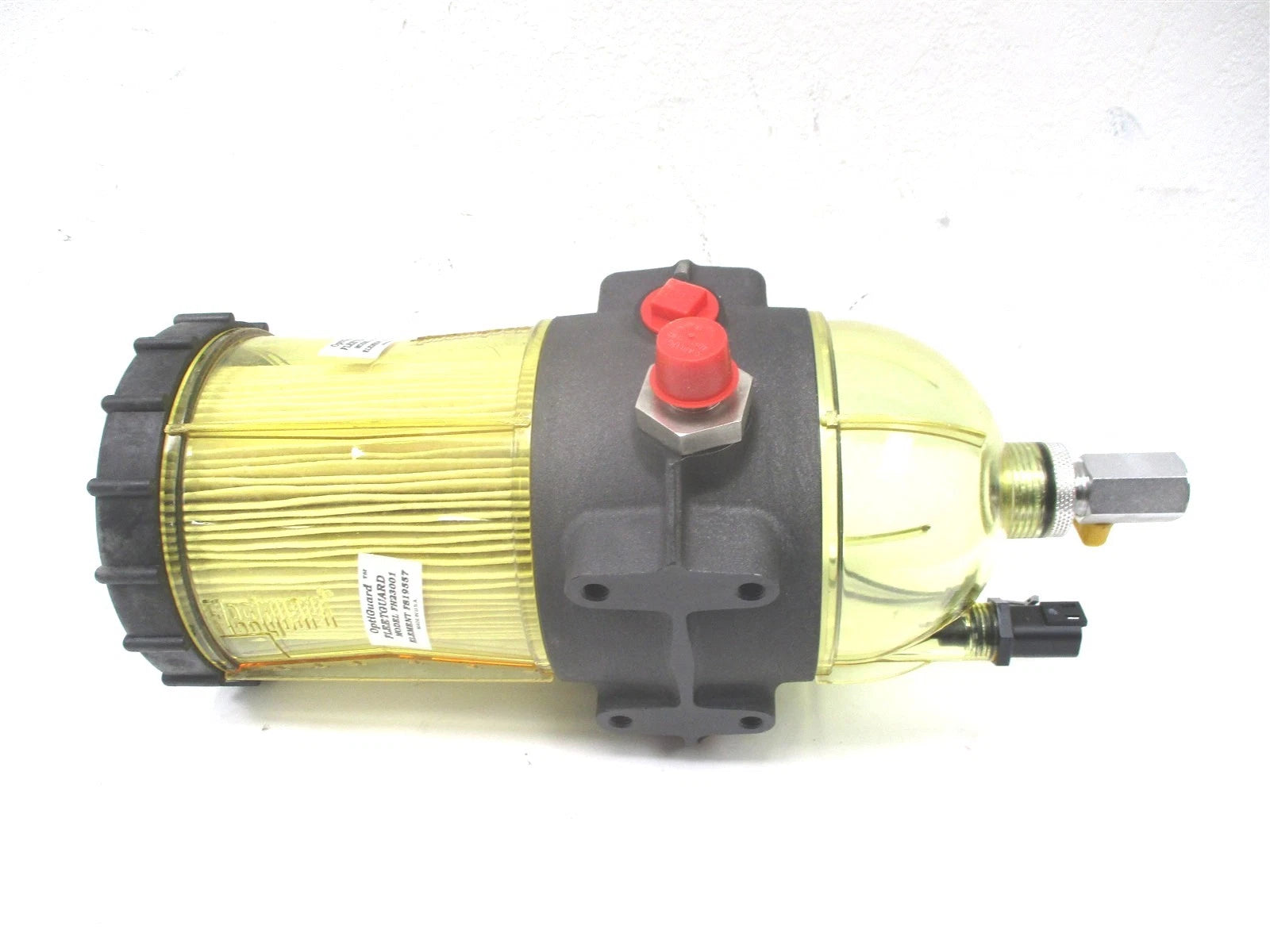 New for Fleetguard Fuel / Water Separator with Heat FH23054