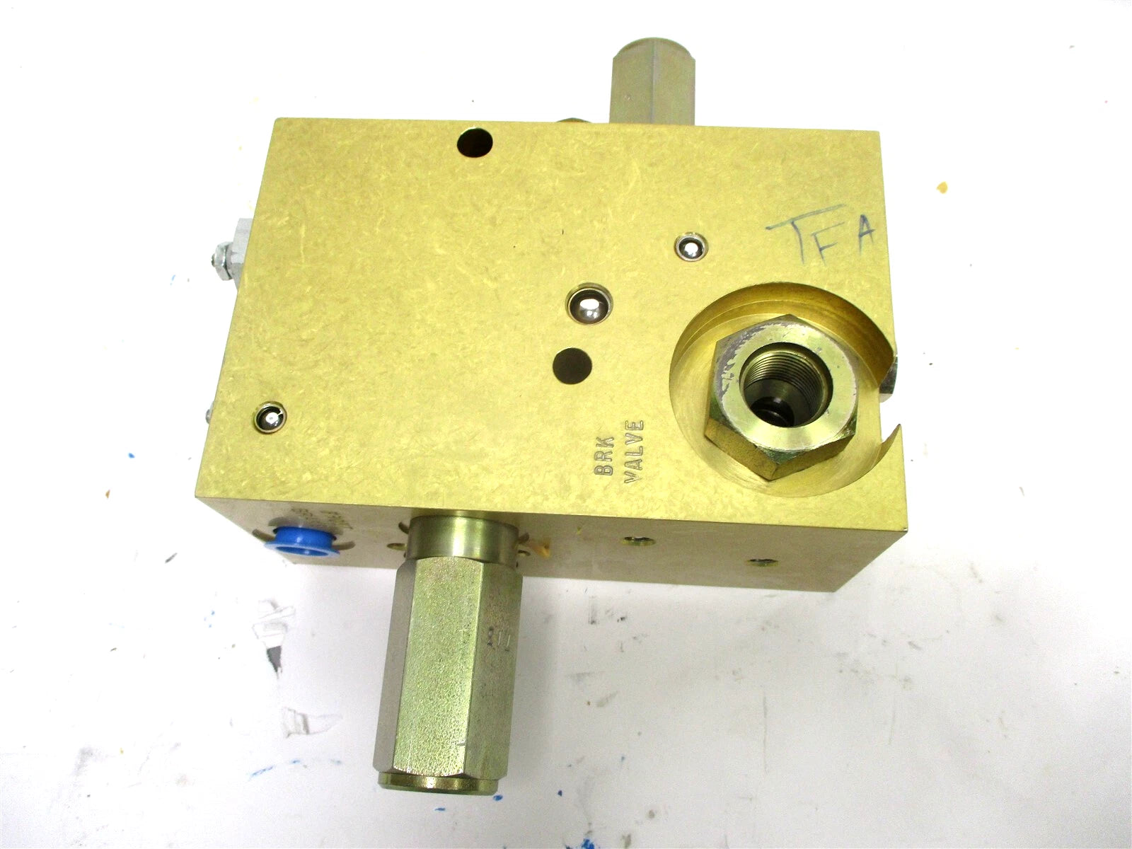 Hydraulic Brake Valve for John John Deere Hitachi LX100-2 LX120-2 Vickers