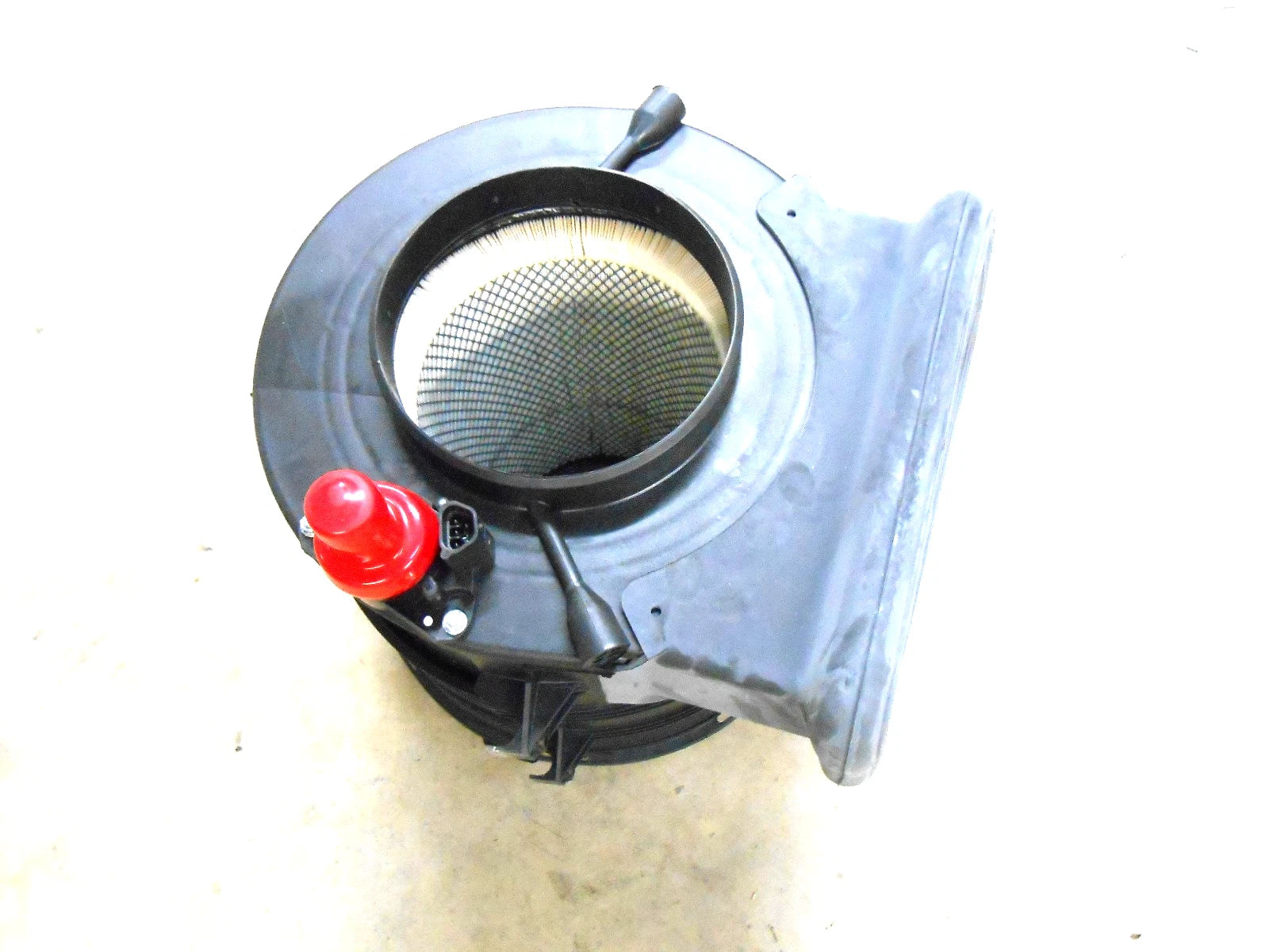 International Truck Air Filter Cleaner Assembly