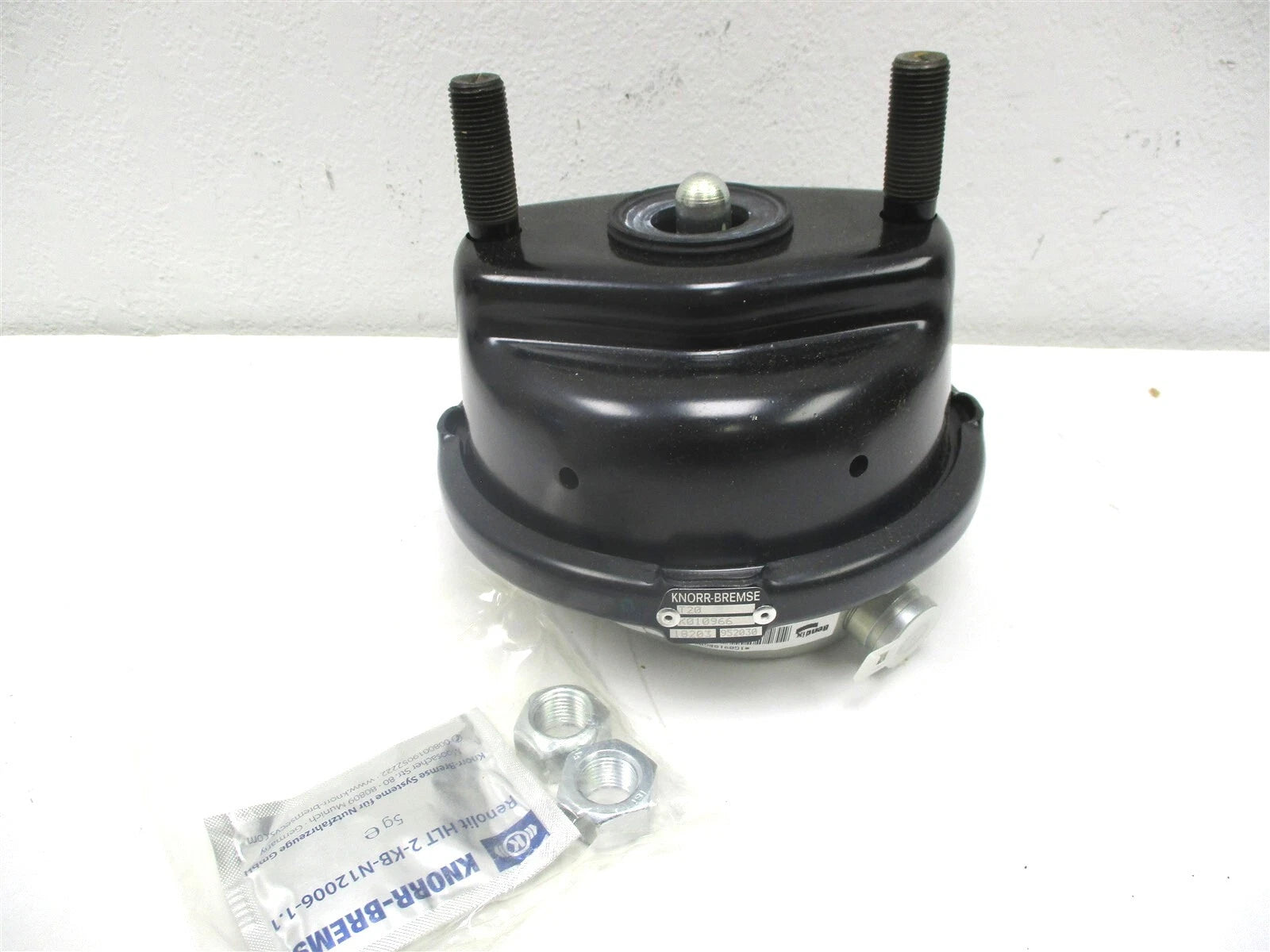 New Genuine Bendix Brake Chamber (disc)