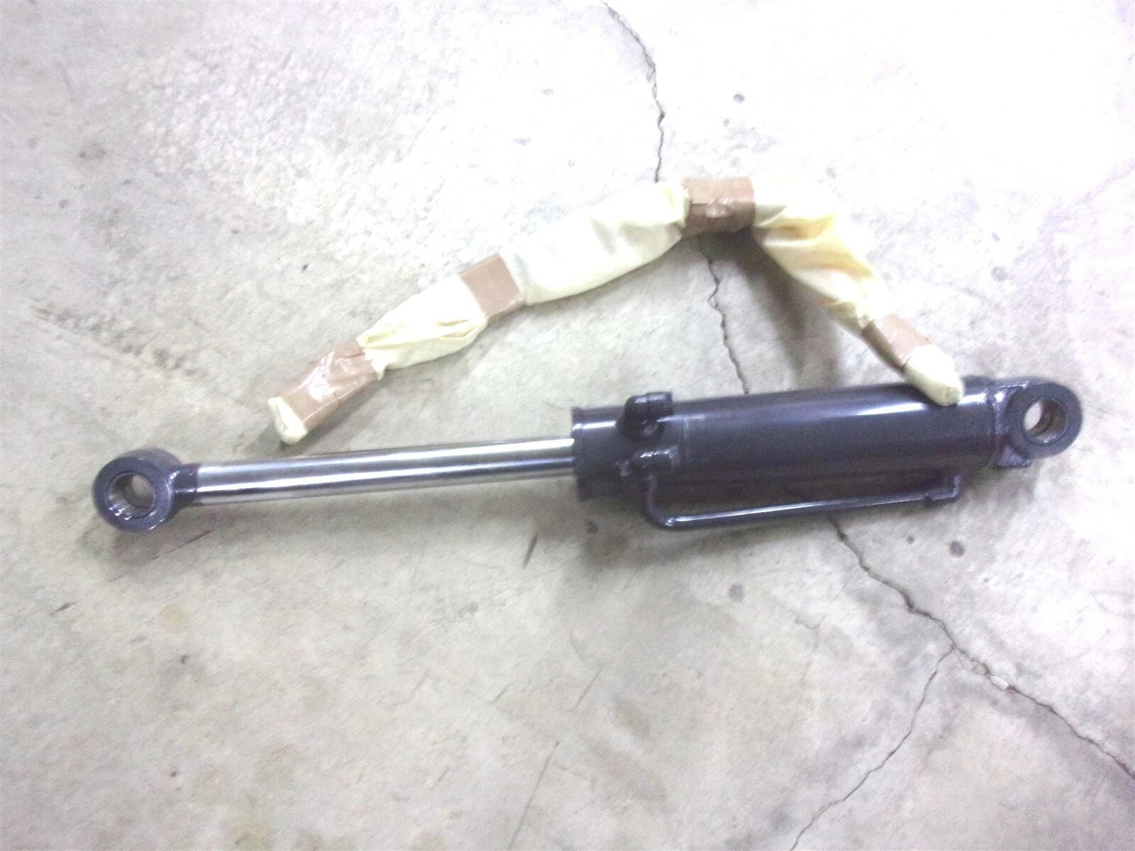 Genuine OEM Kubota Hydraulic Tilt Cylinder Kit 80