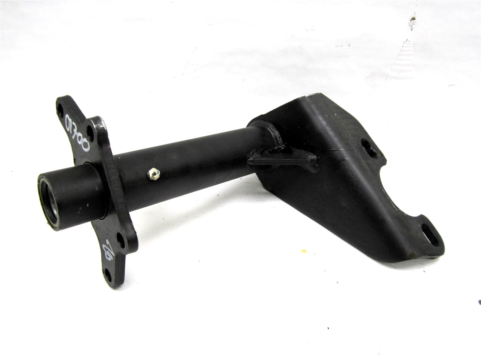 New Genuine Bendix Brake Camshaft and Chamber Bracket
