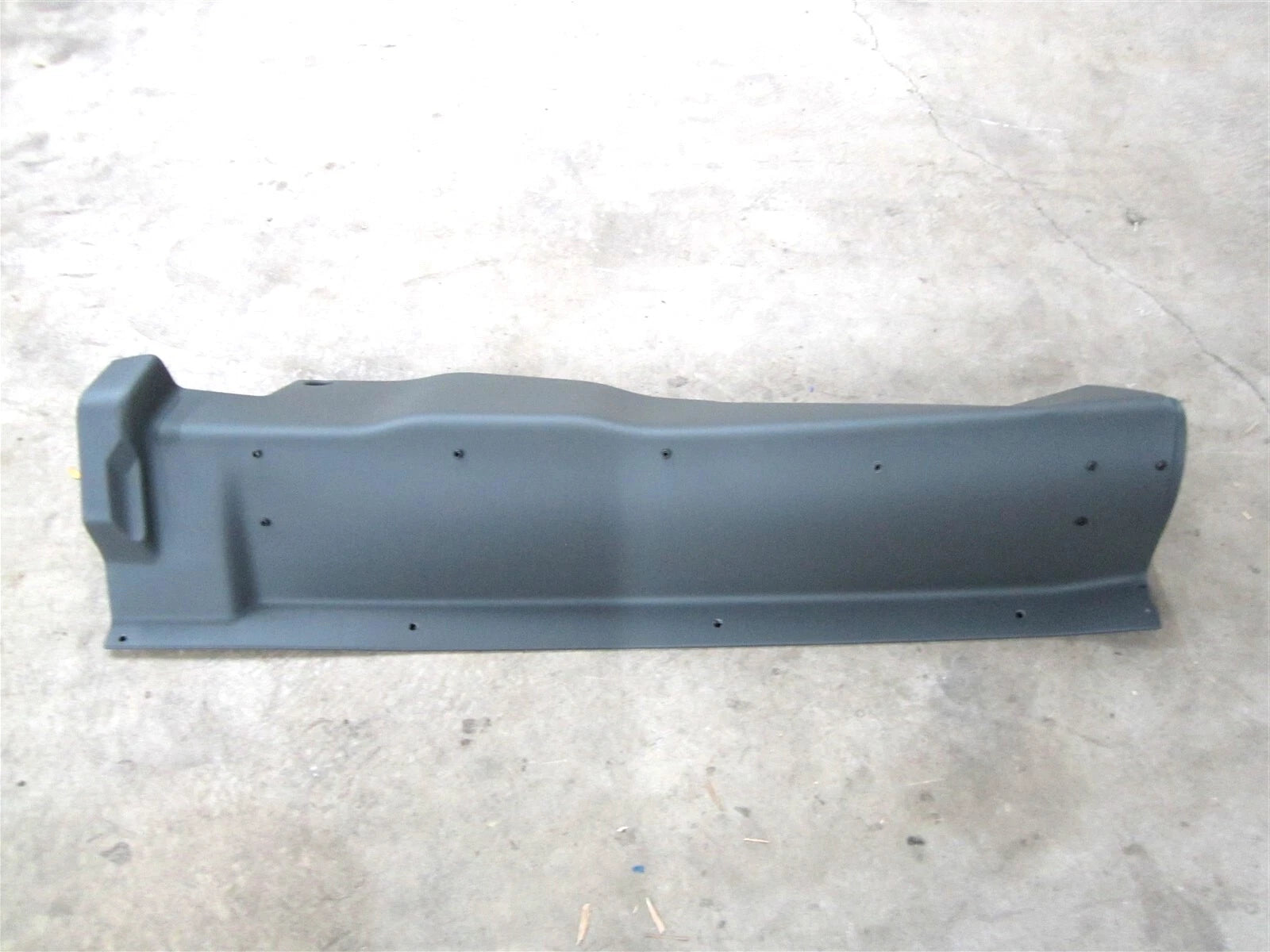 New International RH B-PILLAR Panel Prostar