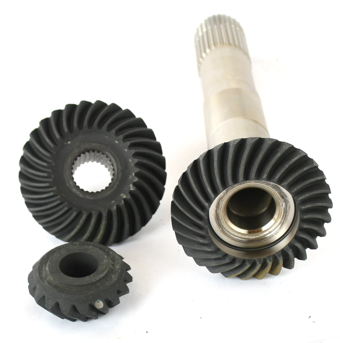3860894 Genuine Volvo Penta Gear Set