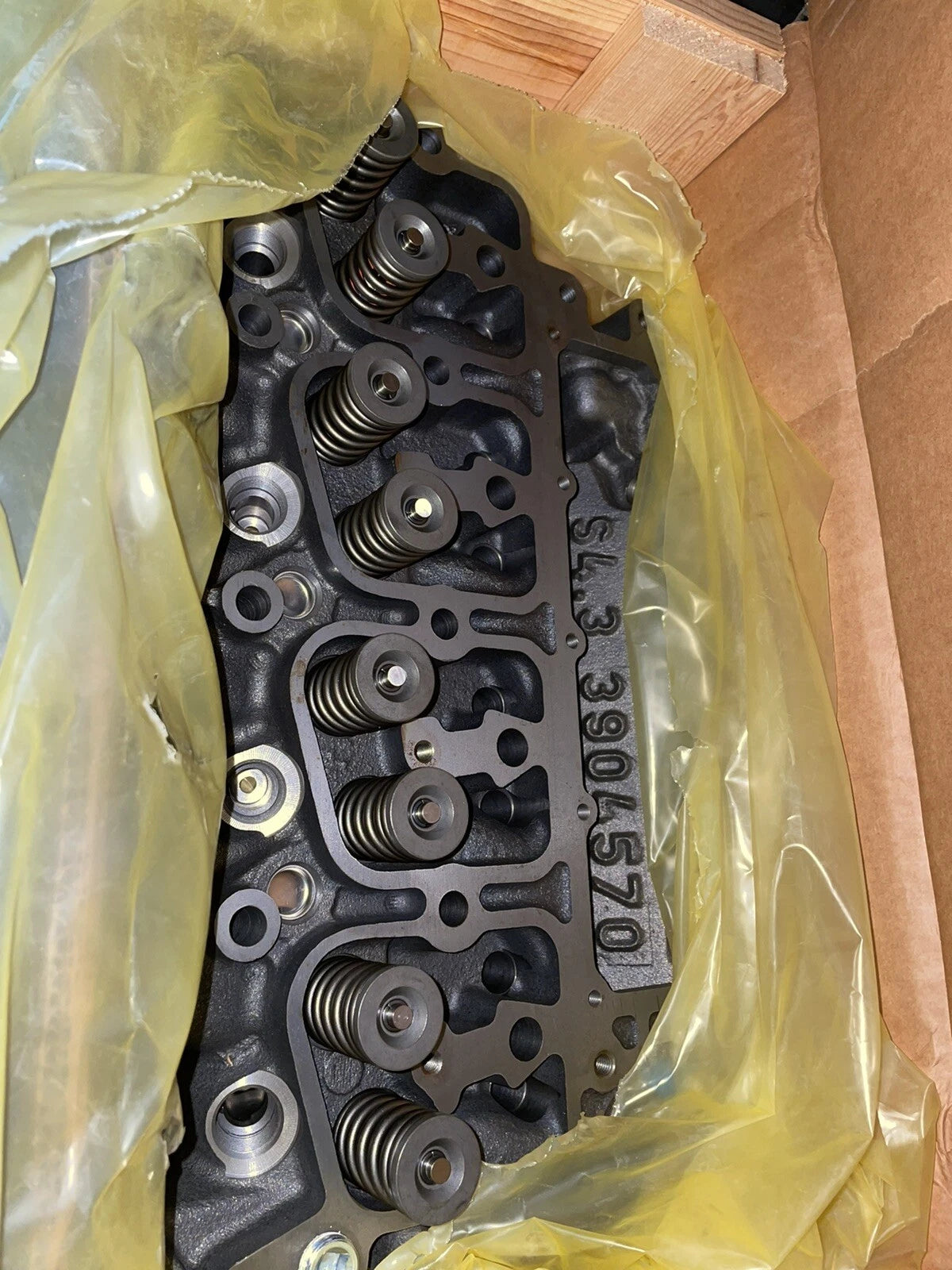 3806254 Genuine Cummins Cylinder Head