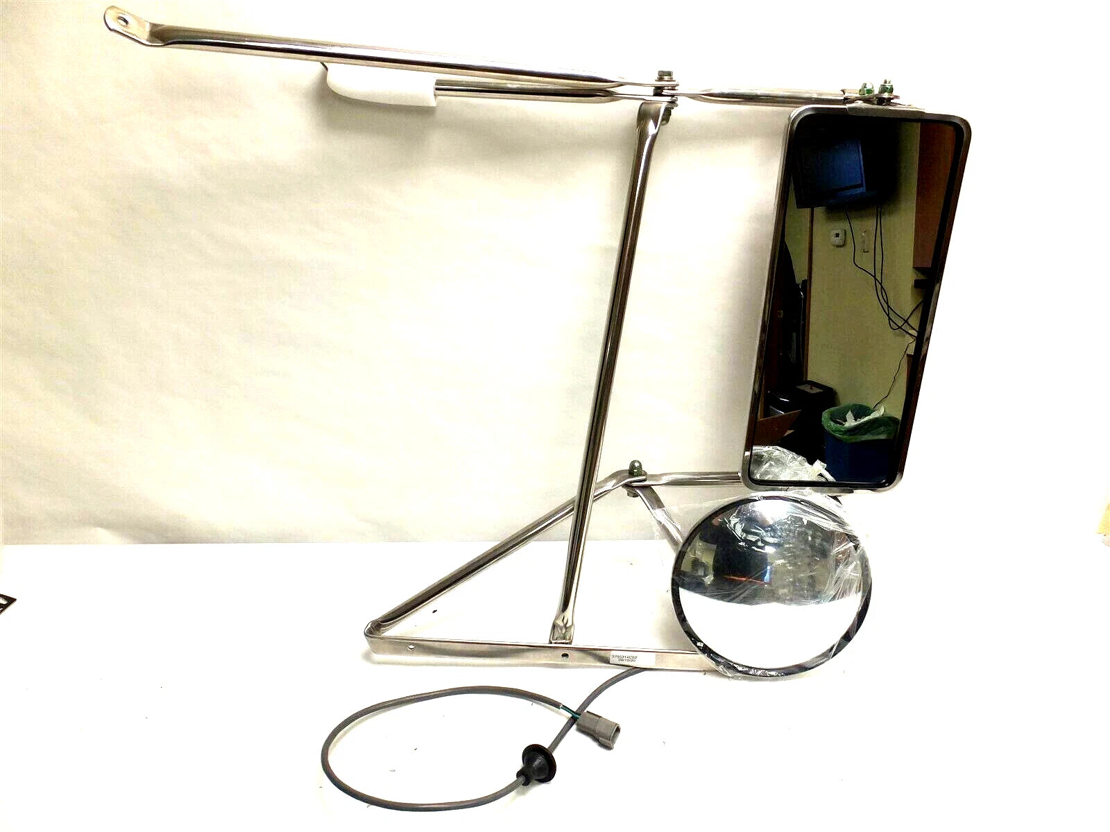 OEM International HEATED/TURN Light West Coast Door Mirror W/ Bracket