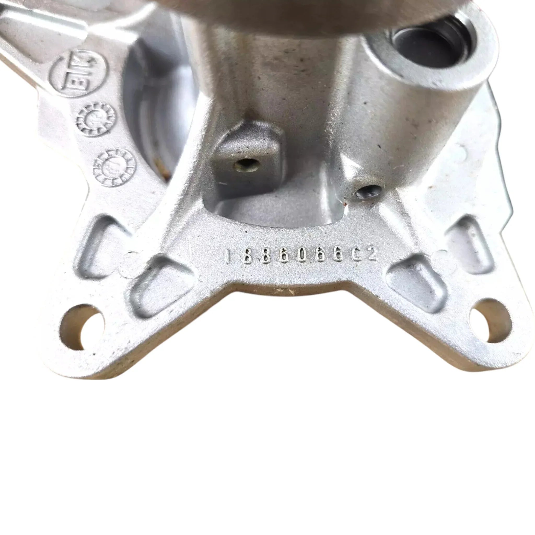 1832498C91 Genuine International Water Pump